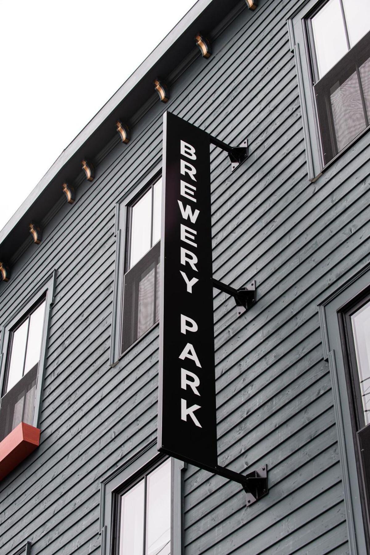 Brewery Park Hotel Галифакс Экстерьер фото